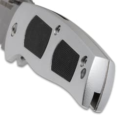 Serrated Ridge Runner Knife handle close up