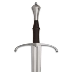 Sword hilt with curved guard