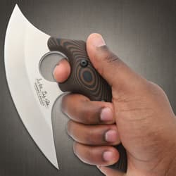 Hibben Tundra Ulu in hand