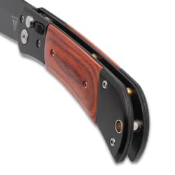 Vanguard Elite Auto Black and wood handle close up