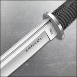 This tanto knife has a premium black leather belt sheath that securer the knife with a strap.