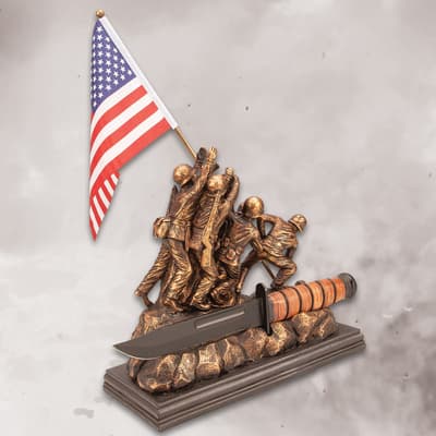 Raising The Flag At Iwo Jima Sculpture