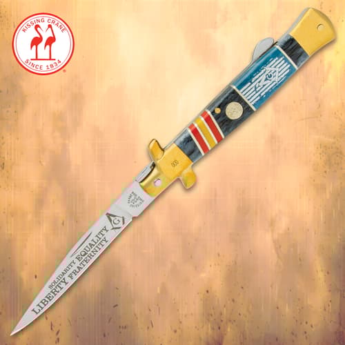 The beauty of Masonic symbols captured perfectly on a pocket knife, this limited edition Kissing Crane stiletto is a must-have