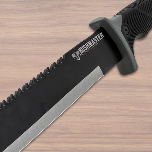 Closeup of blade and the sawback.