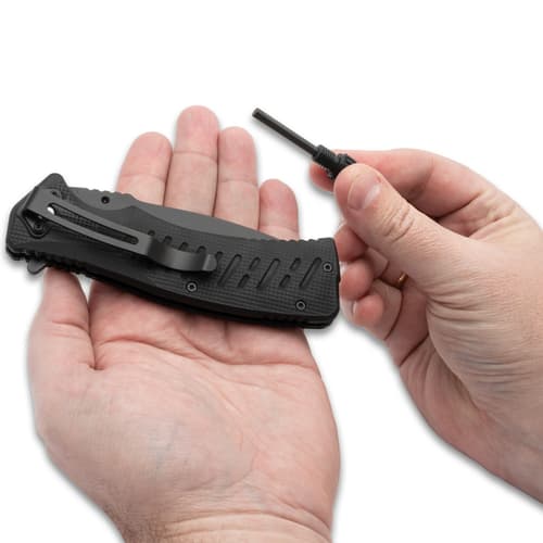 FireStrike Knife closed with firestarter