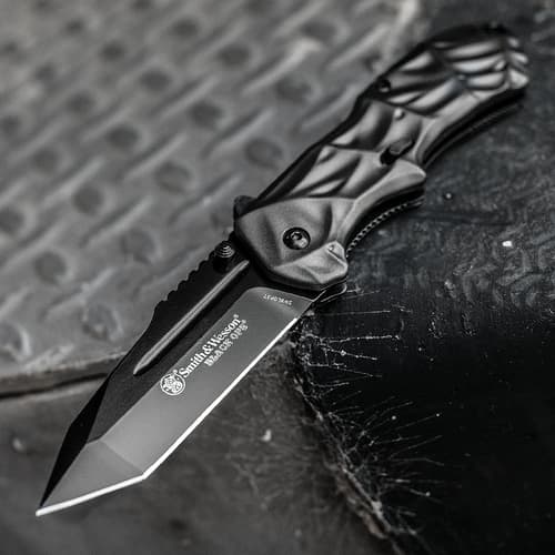 Smith & Wesson Black Ops Tanto Assisted Opening Pocket Knife