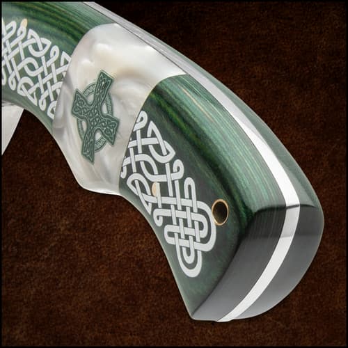 It has a 6” razor-sharp, 3Cr13 stainless steel blade with a mirror-polished finish that extends to a stainless steel guard