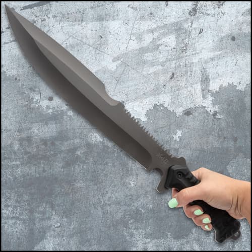 M48 Machete Gen 3 in hand