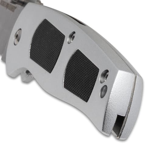 Serrated Ridge Runner Knife handle close up