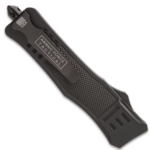 Folded tactical knife with USA label