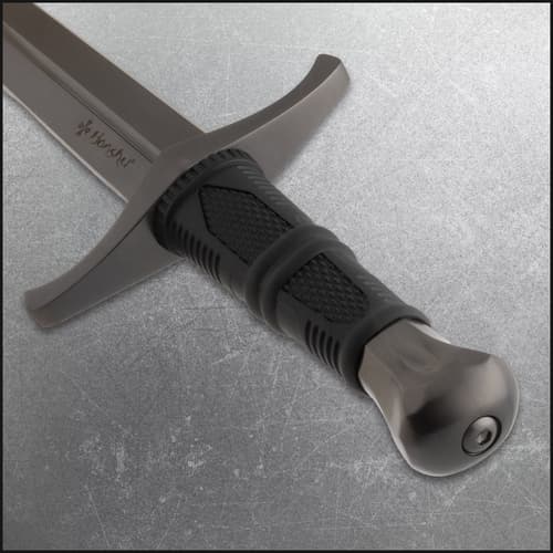 Close-up of Honshu dagger pommel and grip