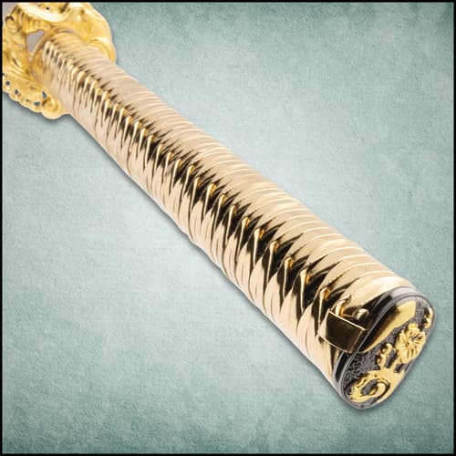 Golden Oachi Pommel close up