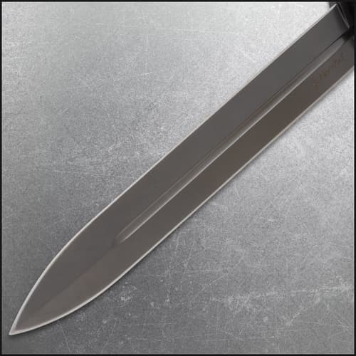 Close-up of Honshu dagger blade tip