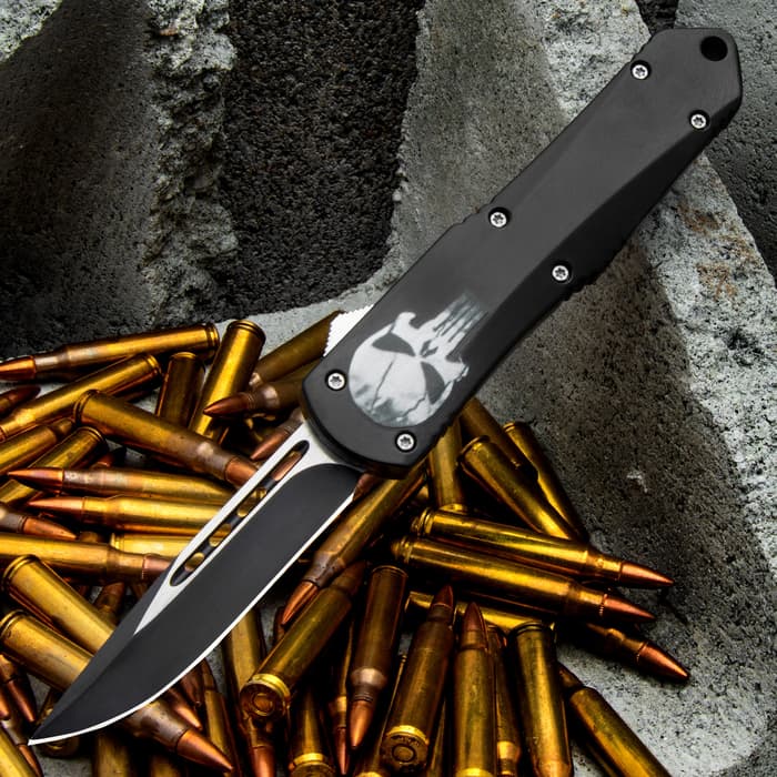 The Punisher OTF Knife is an automatic knife that’s tough and ready for action when the chips are down!