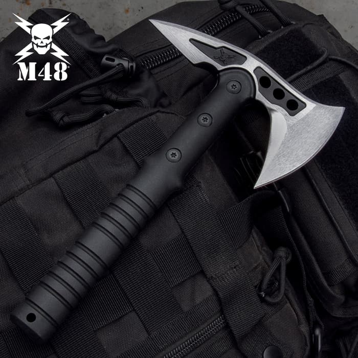 Now you can enjoy all the qualities of United Cutlery’s best-selling M48 Tactical Tomahawk in this scaled down M48 Camp Hawk