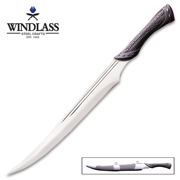 The Raven Claw Fighting Knife is a nicely balanced fantasy piece that has a deadly looking blade and a wickedly crafted hilt