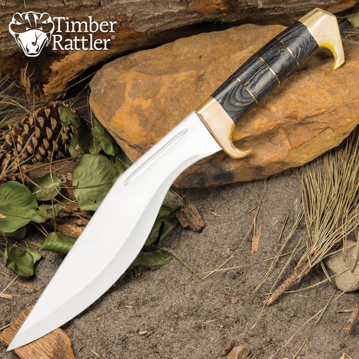 The Timber Rattler Grey Gurkha is a great workhorse fixed blade with a design that’s been in practical use for hundreds of years