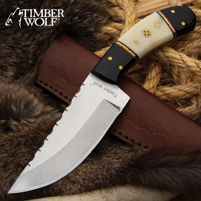 As agile and trim as the Alaskan deer it was inspired by, the Timber Wolf Sitka Blacktail Knife is quick and capable at any cutting task