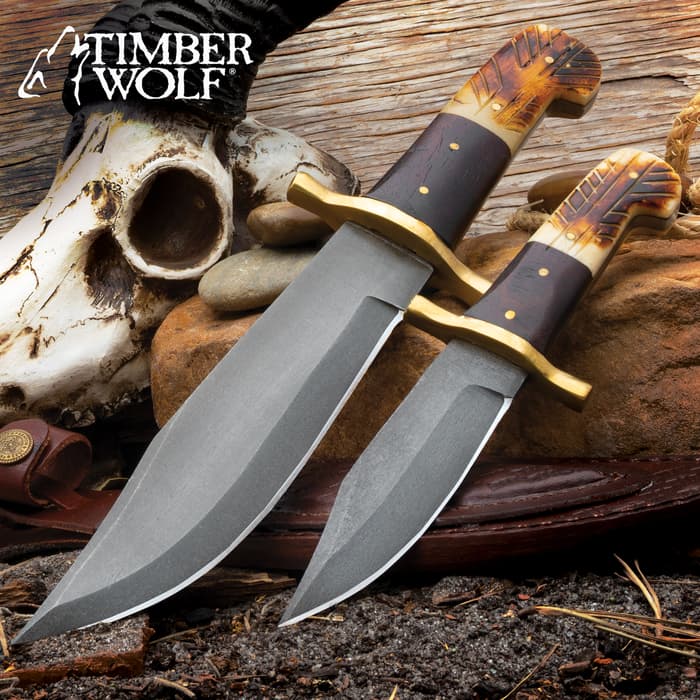 The Timber Wolf Bison Plains Two-Piece Set has blades that are blued carbon steel