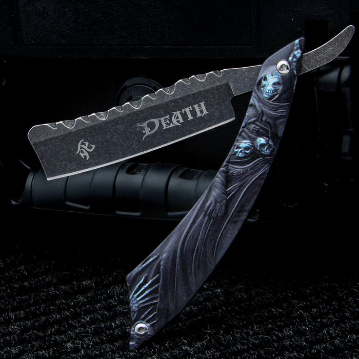 A side view of the Grim Reaper Folding Razor Knife
