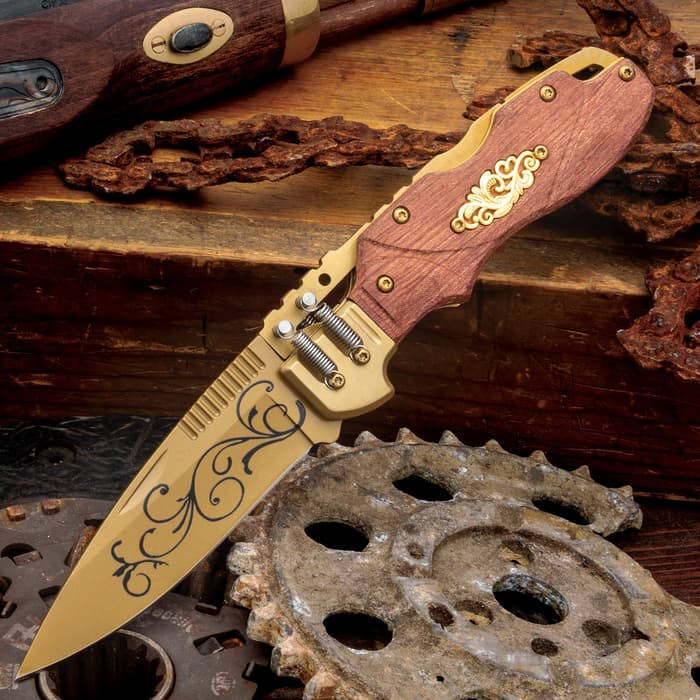 The Steampunk Lockback Pocket Knife makes an attractive and authentic addition to your Steamer wardrobe and gear