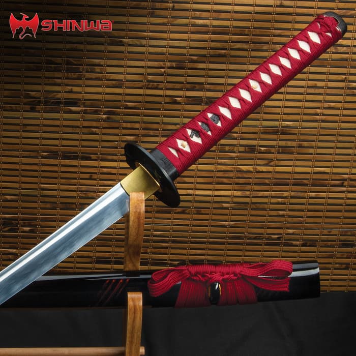 The Demon Daimyo Katana pays tribute to the Japanese warrior of the 1500’s, Oda Nobunaga, like only Shinwa can