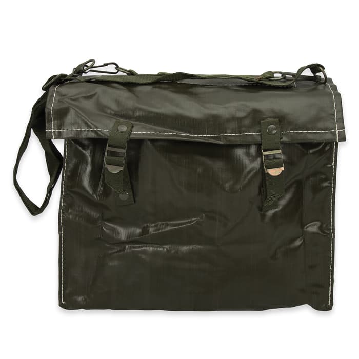 The Czech M85 series of combat shoulder bags were originally designed for safe transport of gas masks