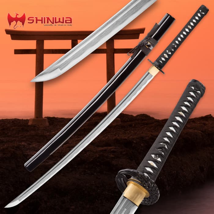 Shinwa Royal Warrior Katana/Samurai sword with black lacquered scabbard, black nylon cord wrapped handle and sharp Damascus steel blade. 