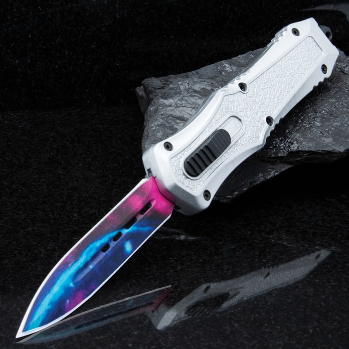 The Galaxy Dagger OTF is a powerful automatic knife