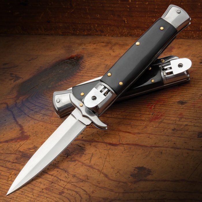 Full image of the Black Lever Lock Automatic Knife open and closed.