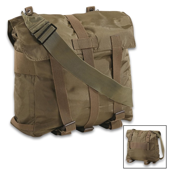 The front of the Austrian Combat Pack with its strap displayed