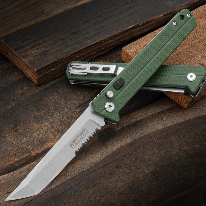 Full image of the MossyRidge Automatic Push Button Pocket Knife.