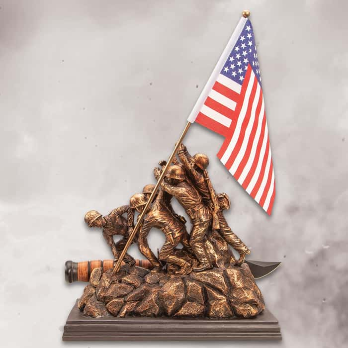 Raising The Flag At Iwo Jima Sculpture