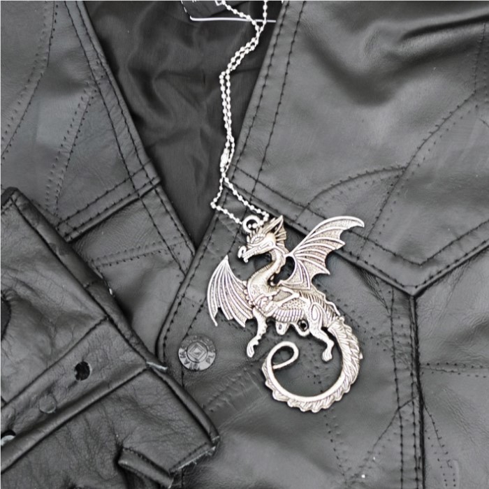 Dragon Stance Necklace w/ Hidden Dagger True Swords
